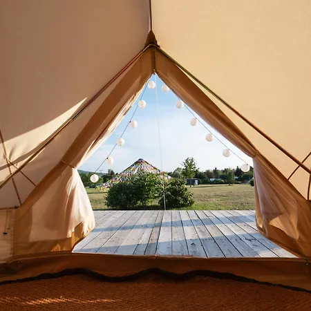 Glamping Pospolu Campo de lujo Mokrovraty
